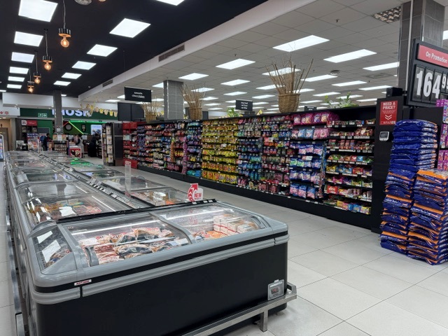 Frozen foods and confectionery aisle